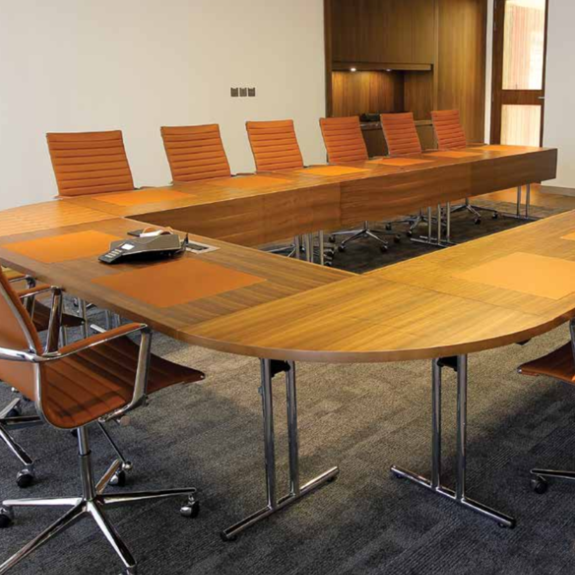 Конферентни Маси - CP