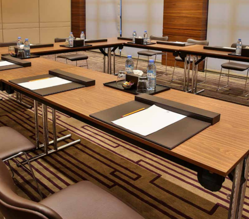 Конферентни Маси - CP